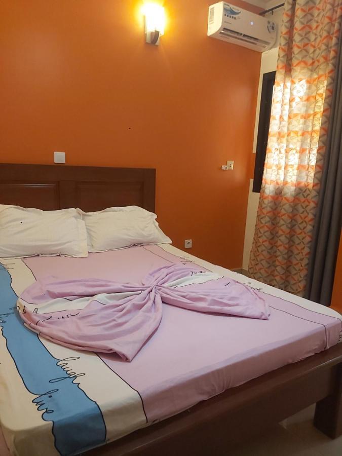 Hotel Appart B4U Яунде Экстерьер фото