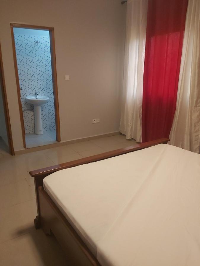 Hotel Appart B4U Яунде Экстерьер фото