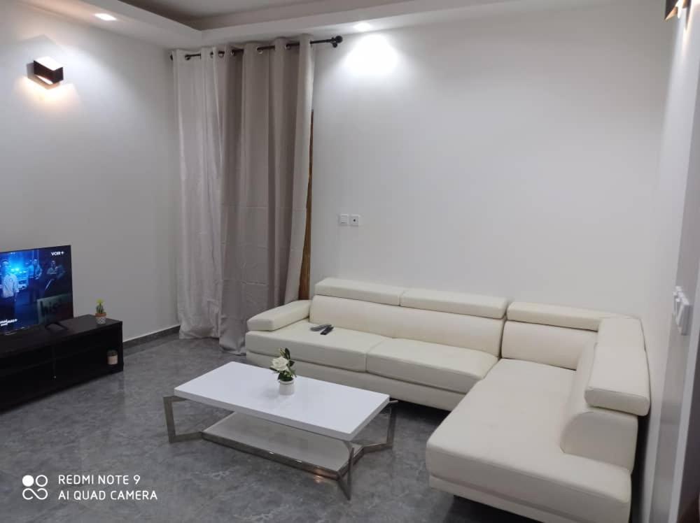 Hotel Appart B4U Яунде Экстерьер фото