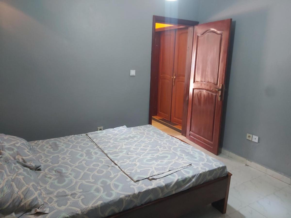 Hotel Appart B4U Яунде Экстерьер фото